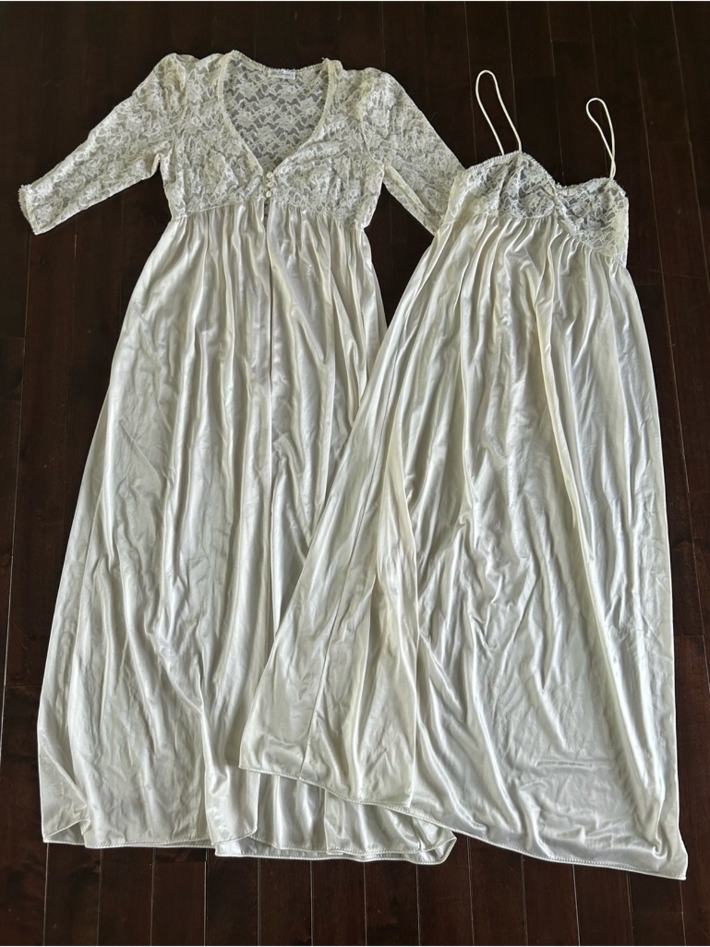 Vintage Miss Elaine White/Ivory Peignoir Set Robe Gown 1970s Medium